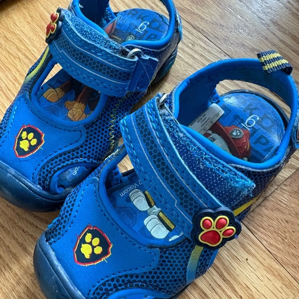 Paw Patrol Toddler Blue and Yellow light up sandals size 6c